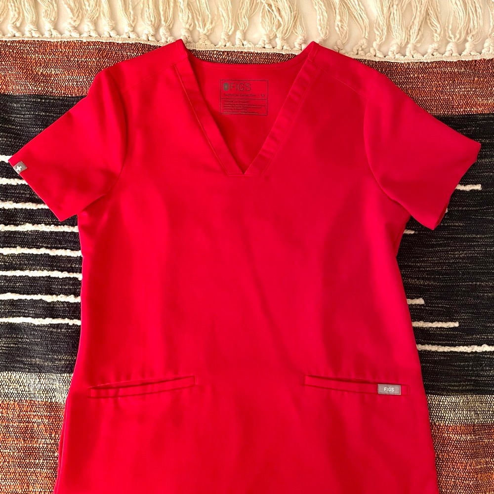 FIGS Women’s XS, 3-Pocket Top